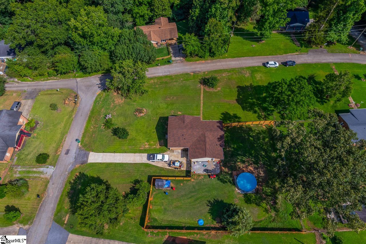 13 Thomas Drive