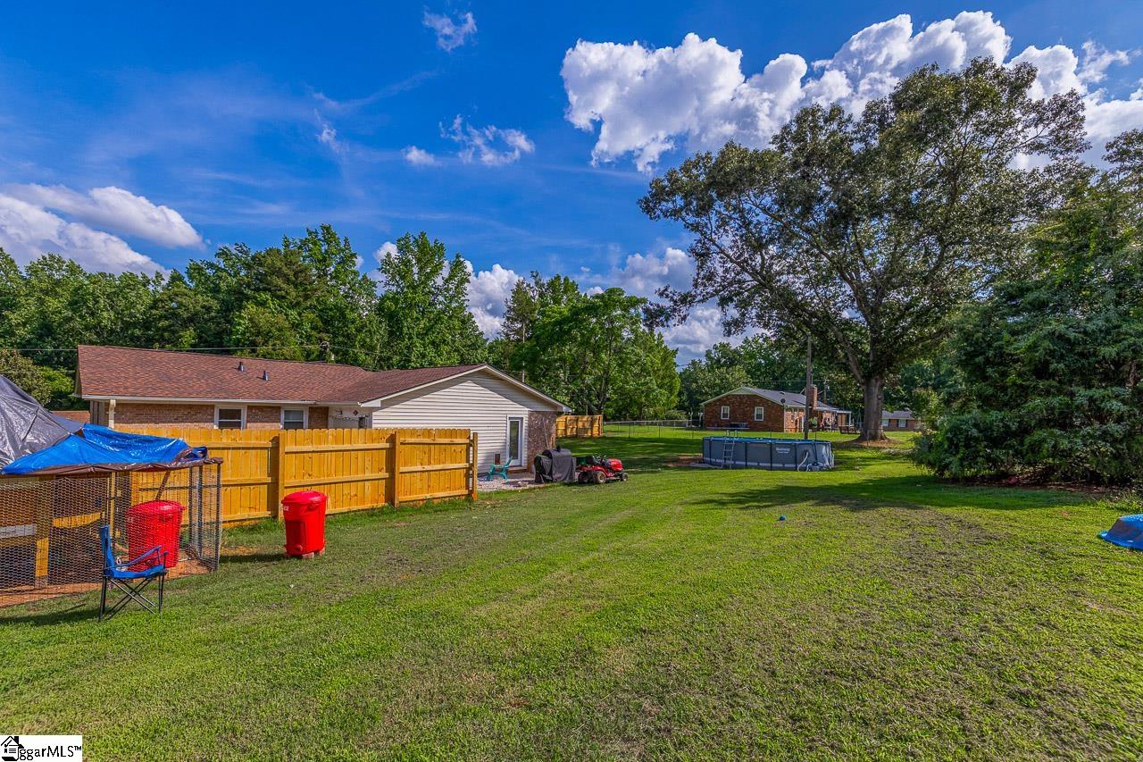 13 Thomas Drive