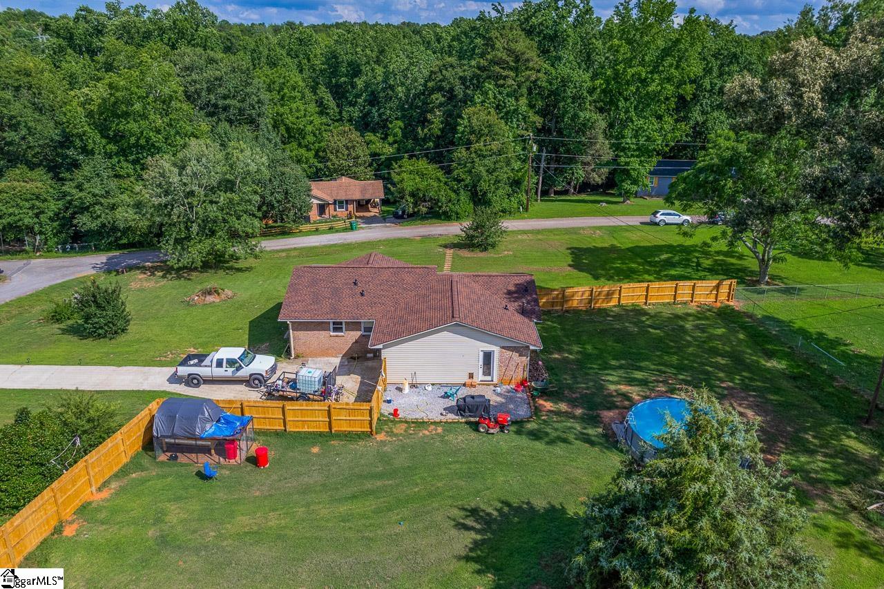 13 Thomas Drive