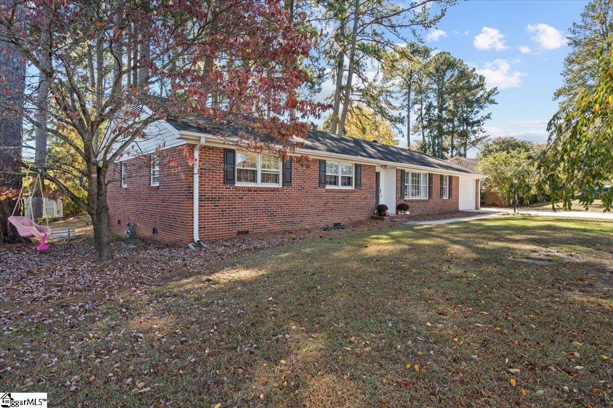 14 Ellesmere Drive