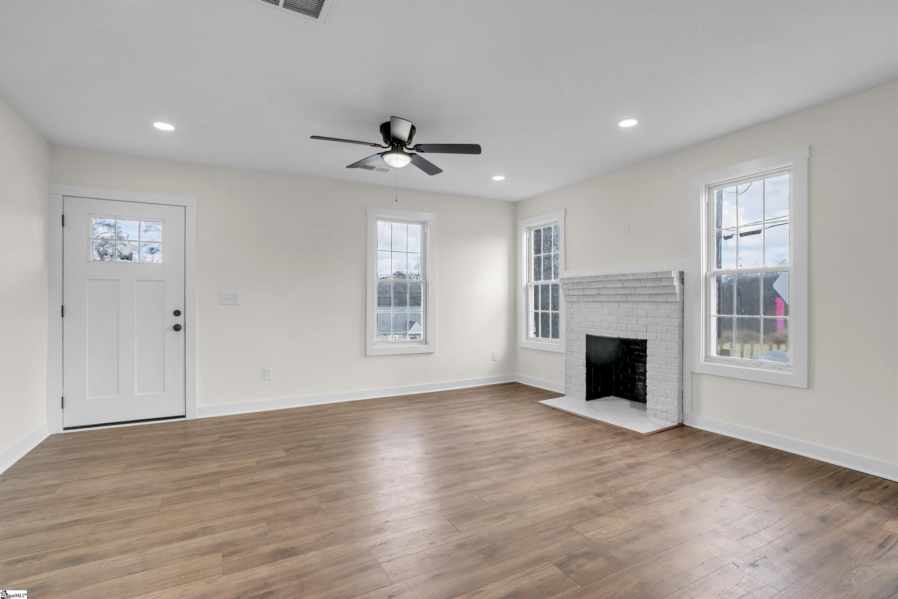 13 Hawthorne Lane
