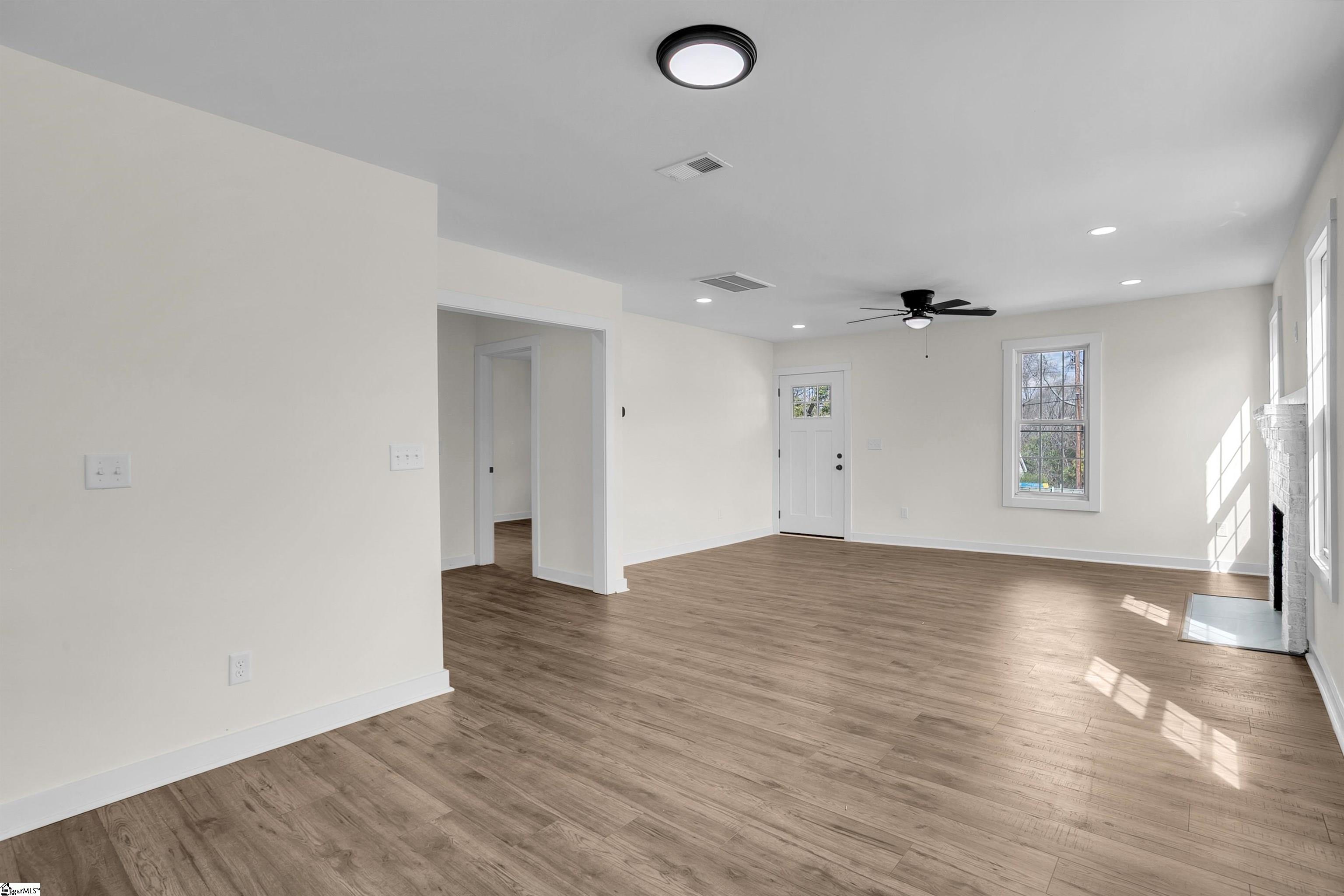 13 Hawthorne Lane