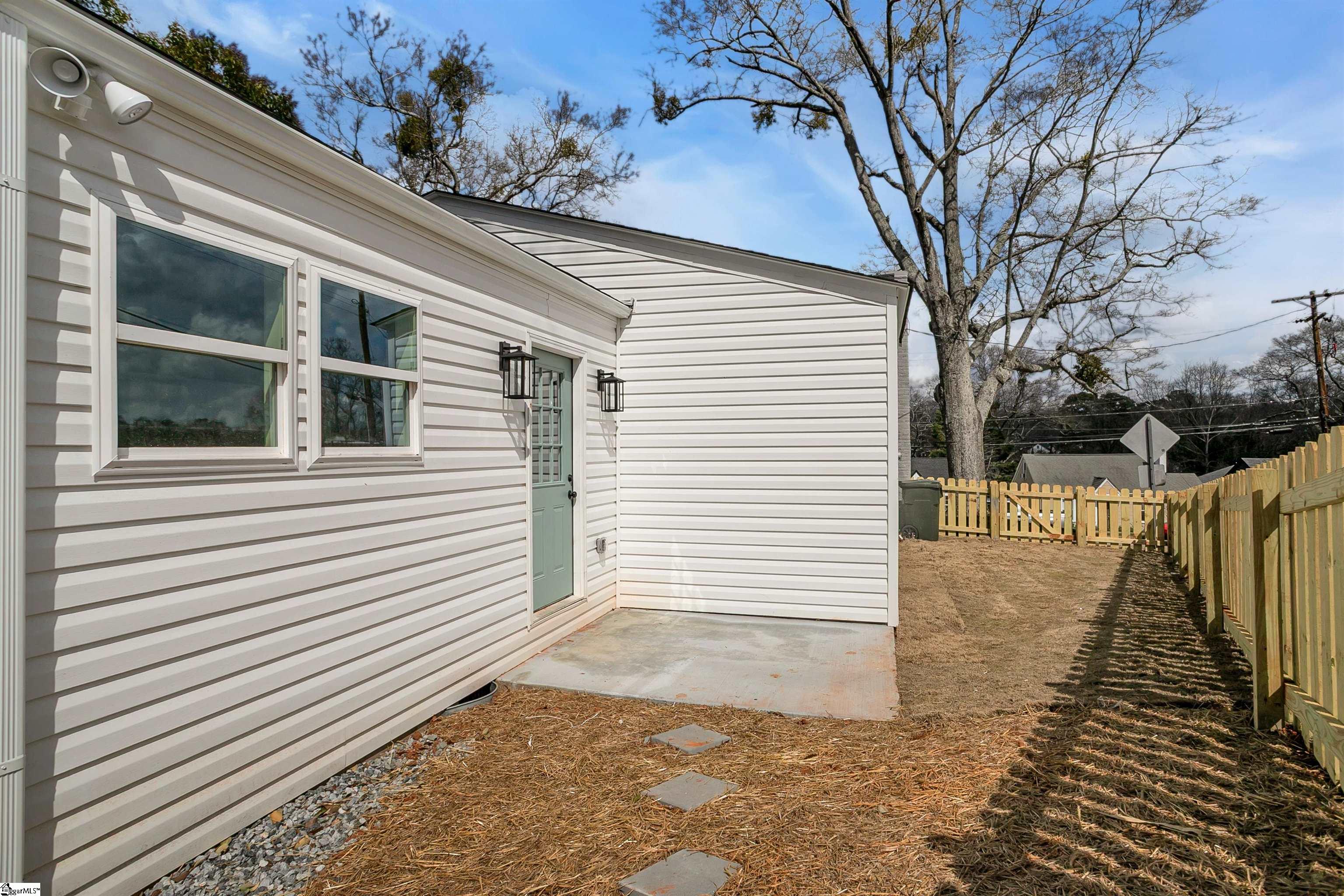 13 Hawthorne Lane