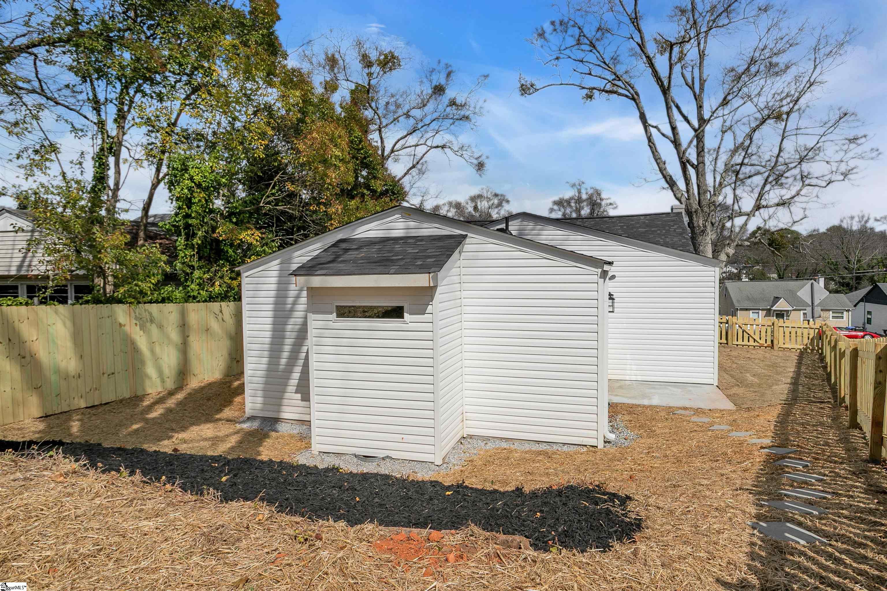 13 Hawthorne Lane
