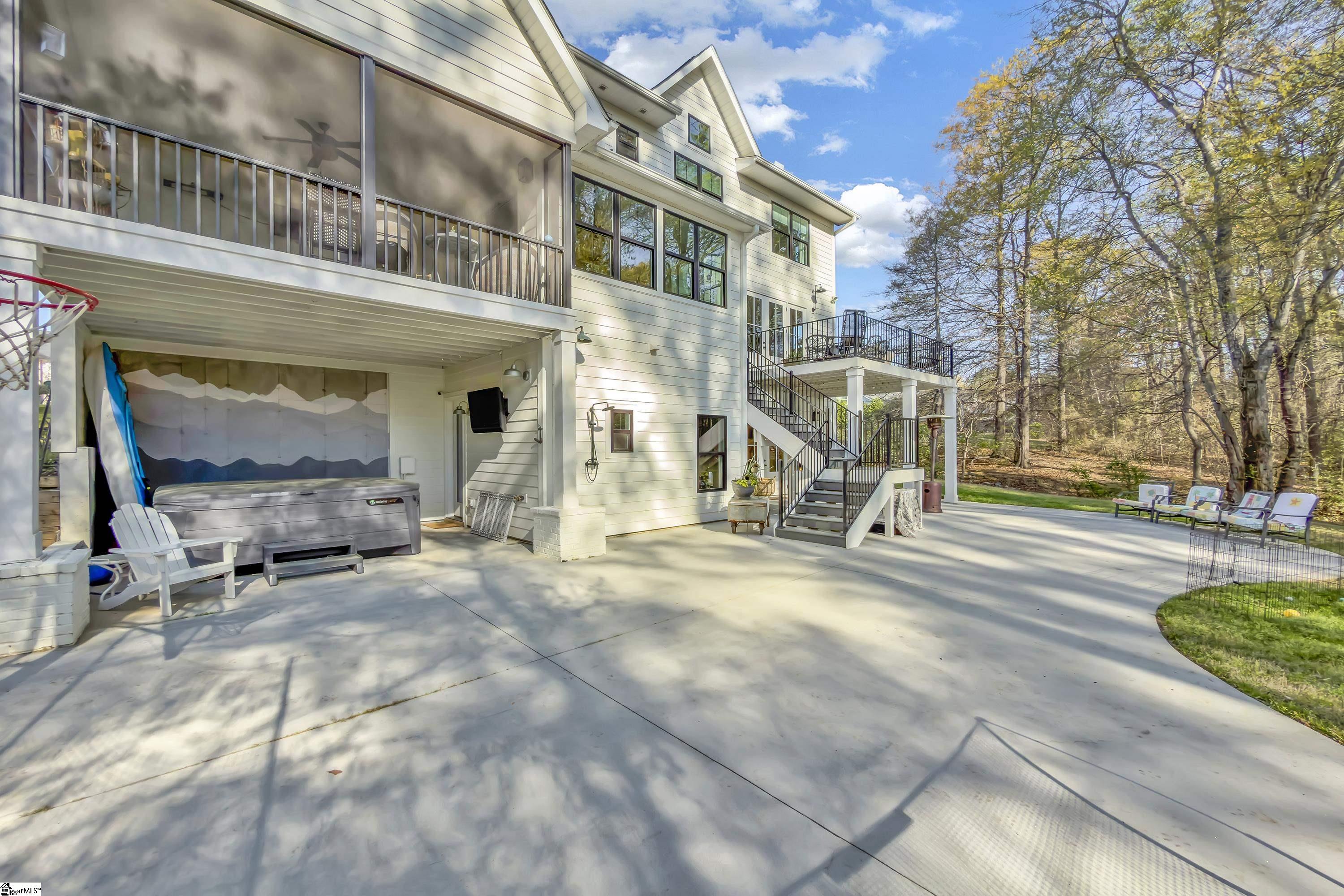 233 Grandmont Court