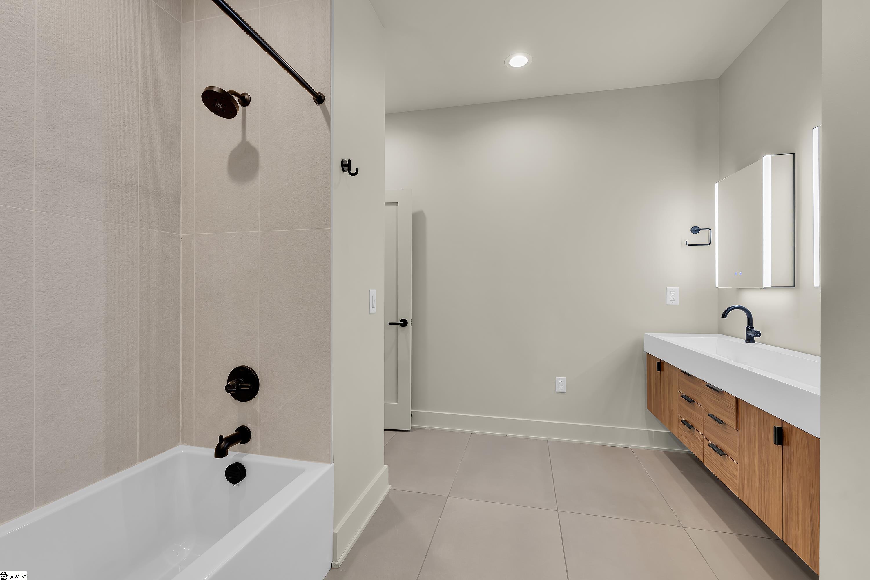 623 N Main Street Unit 1