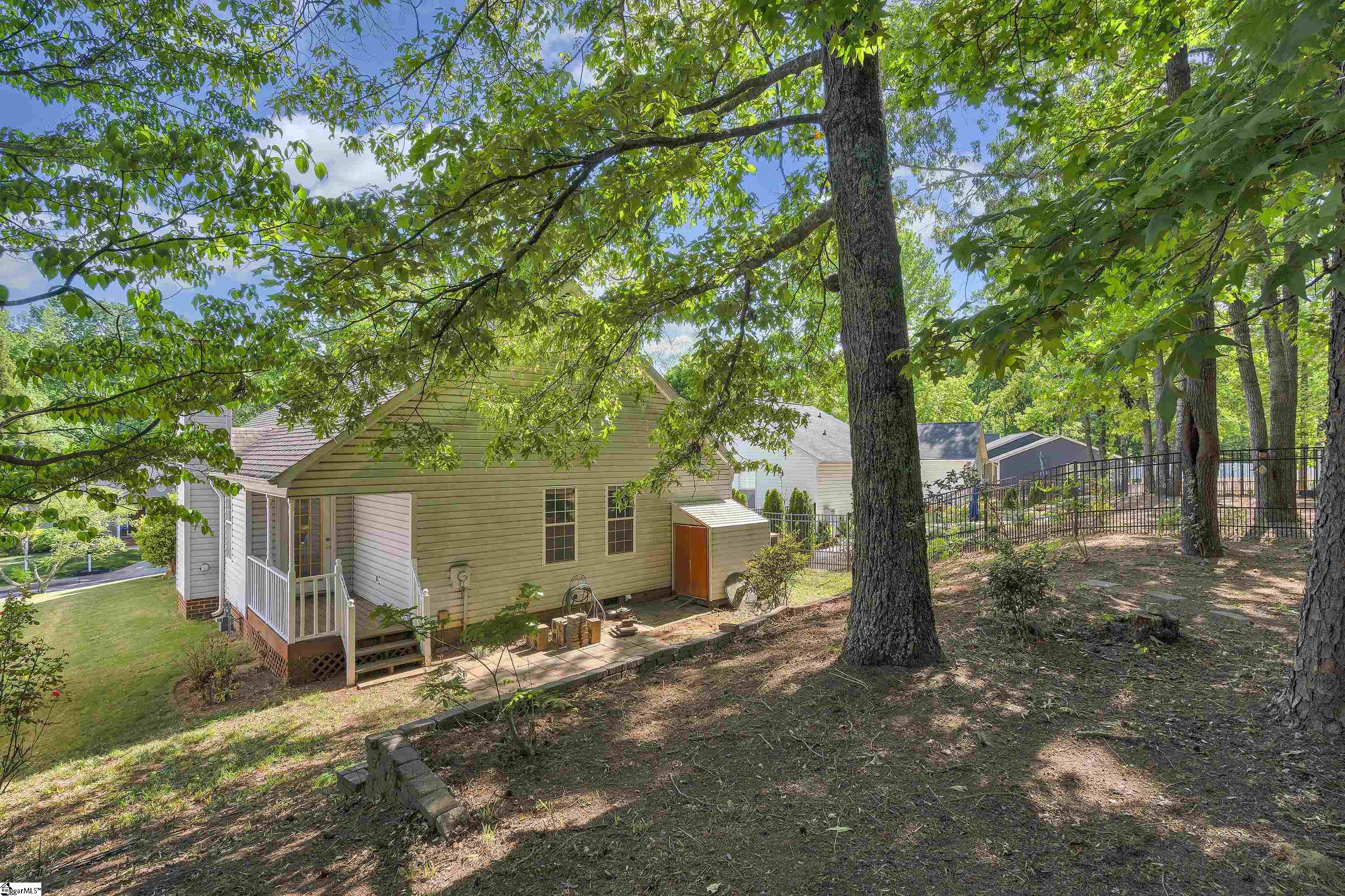 1028 Summit Drive