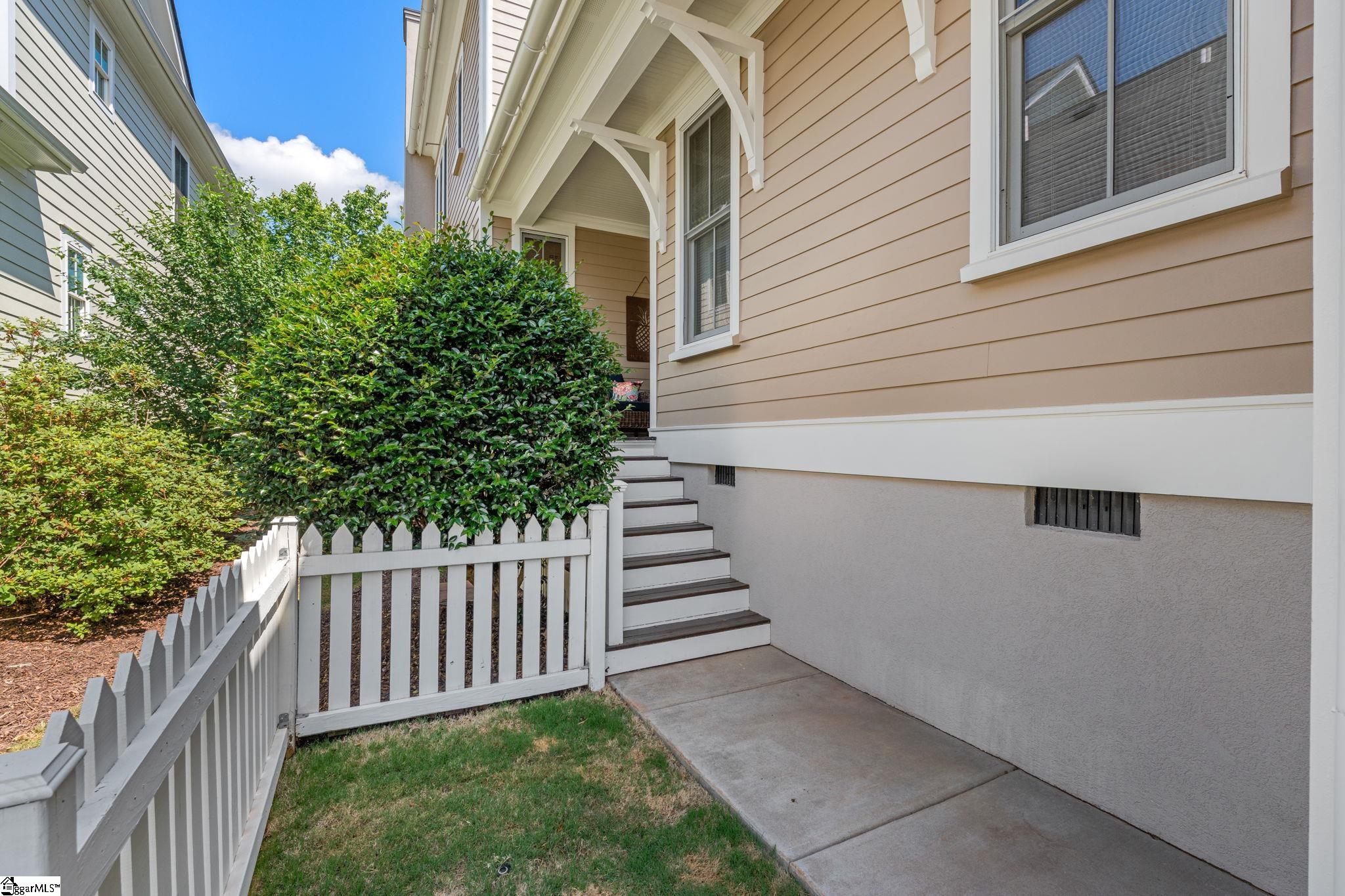 17 Hollingsworth Drive