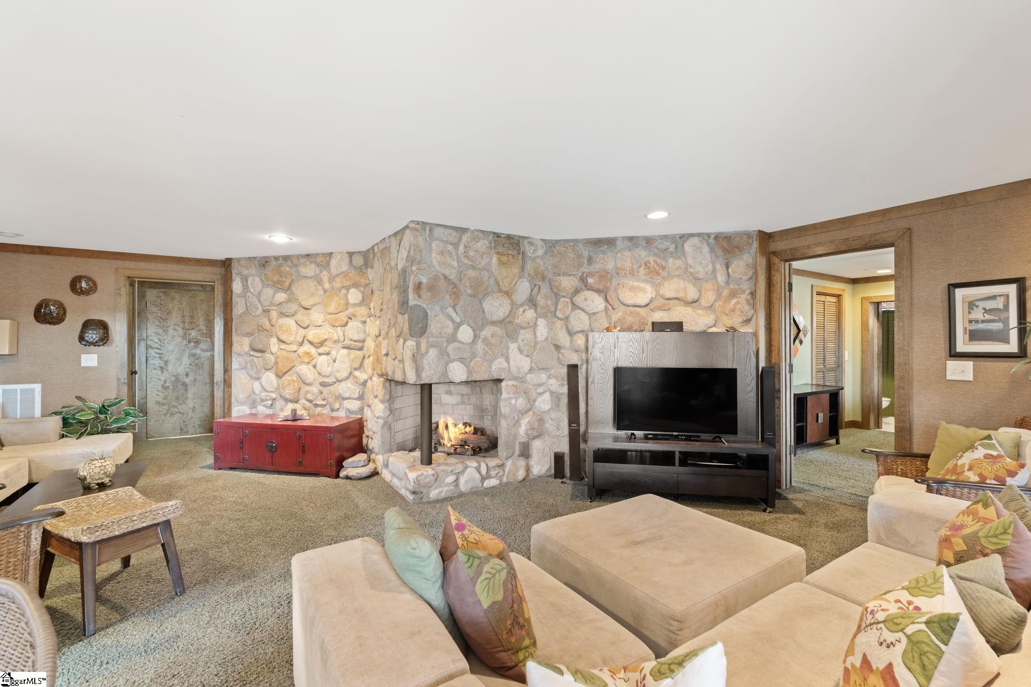 231 Perry Circle