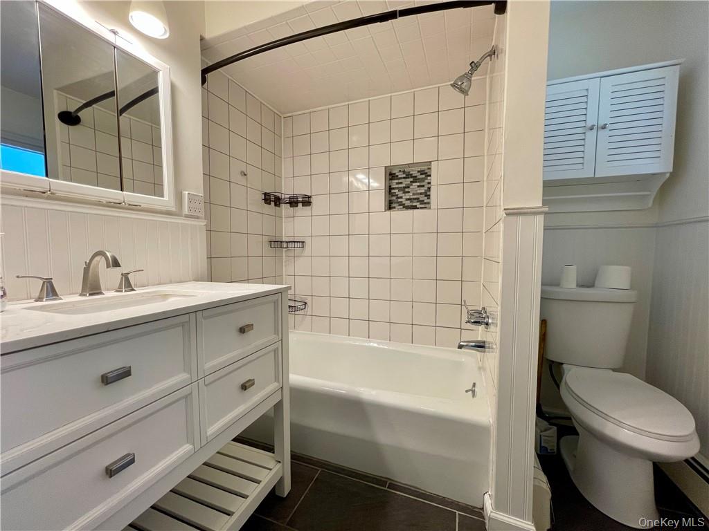 3 Elizabeth Place Unit: 1st Fl