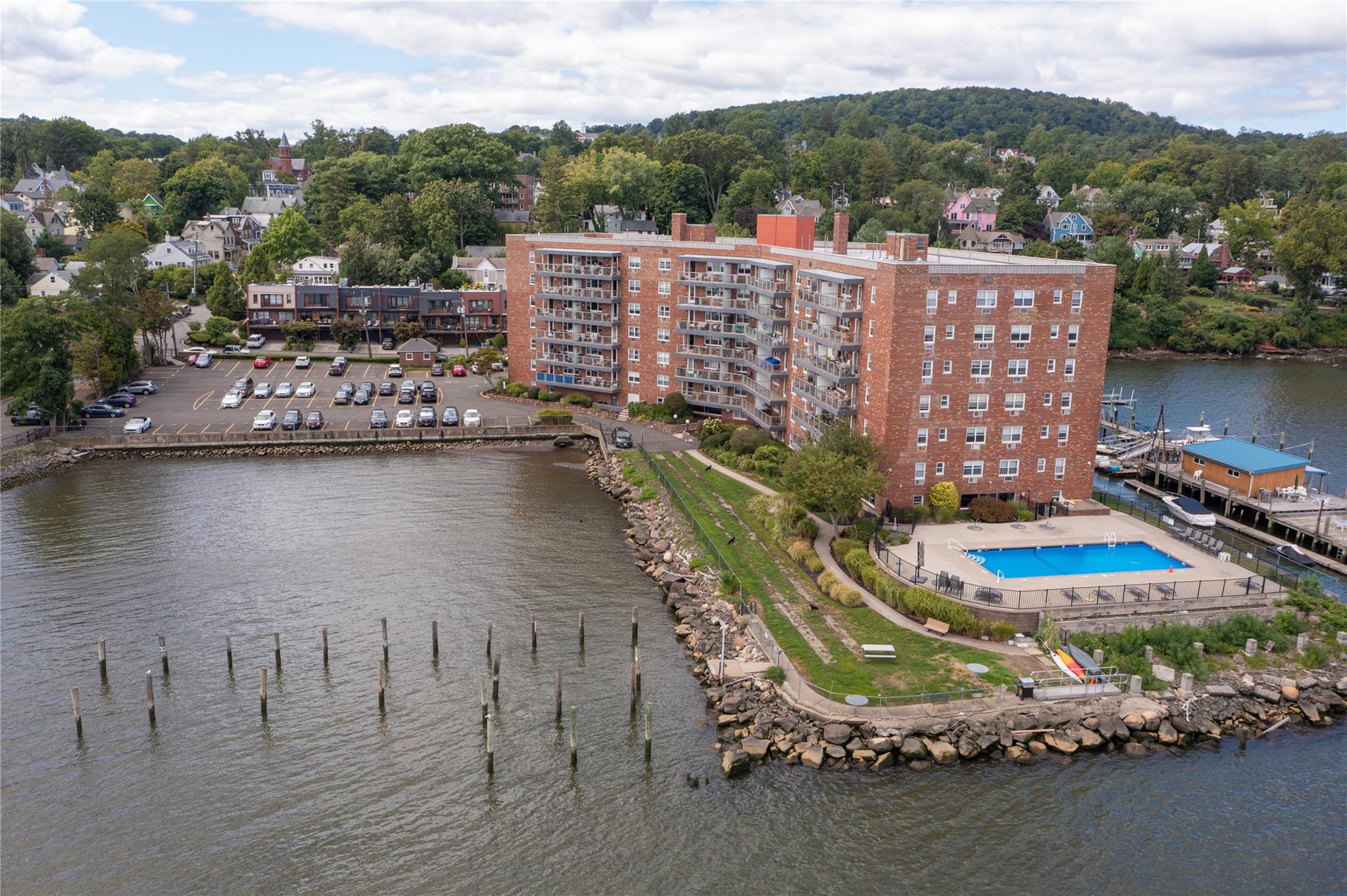 103 Gedney Street Unit: 2N