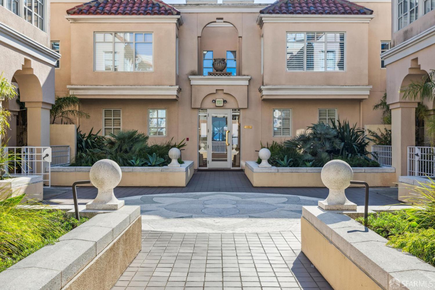 1150 Lombard Street # 28