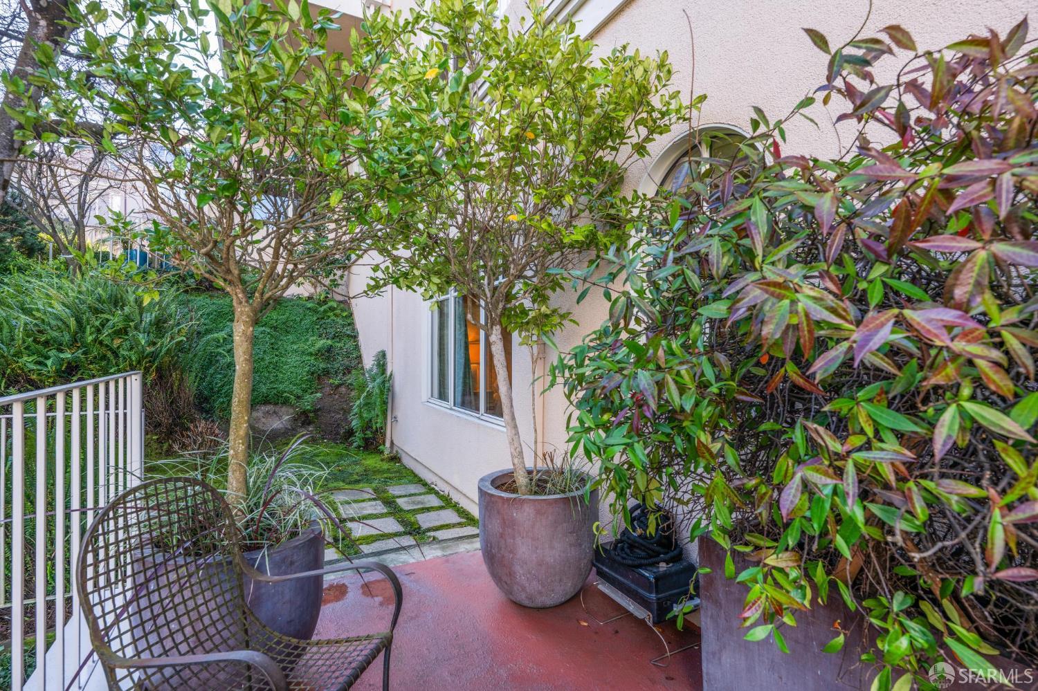 1150 Lombard Street # 28