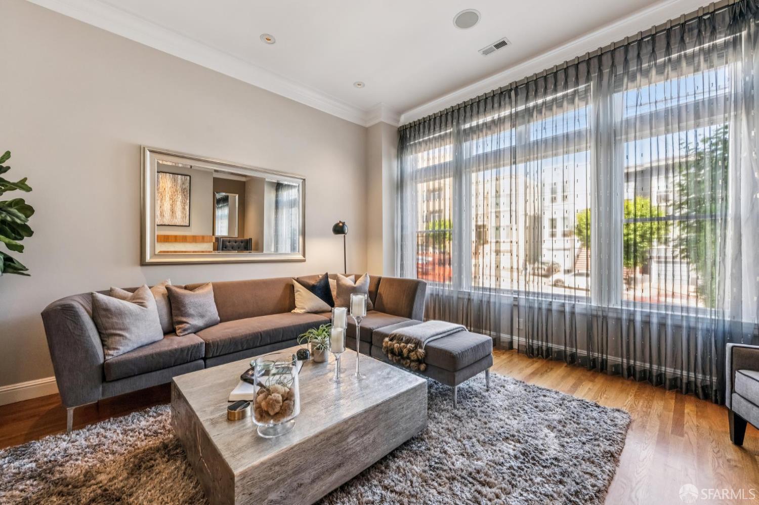 3059 California Street