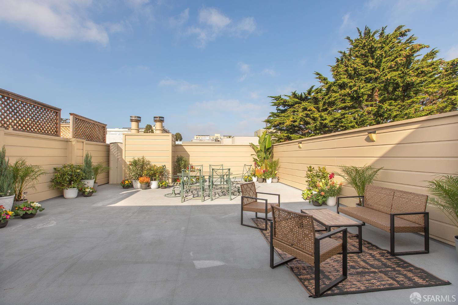 1960 Hayes Street # 13