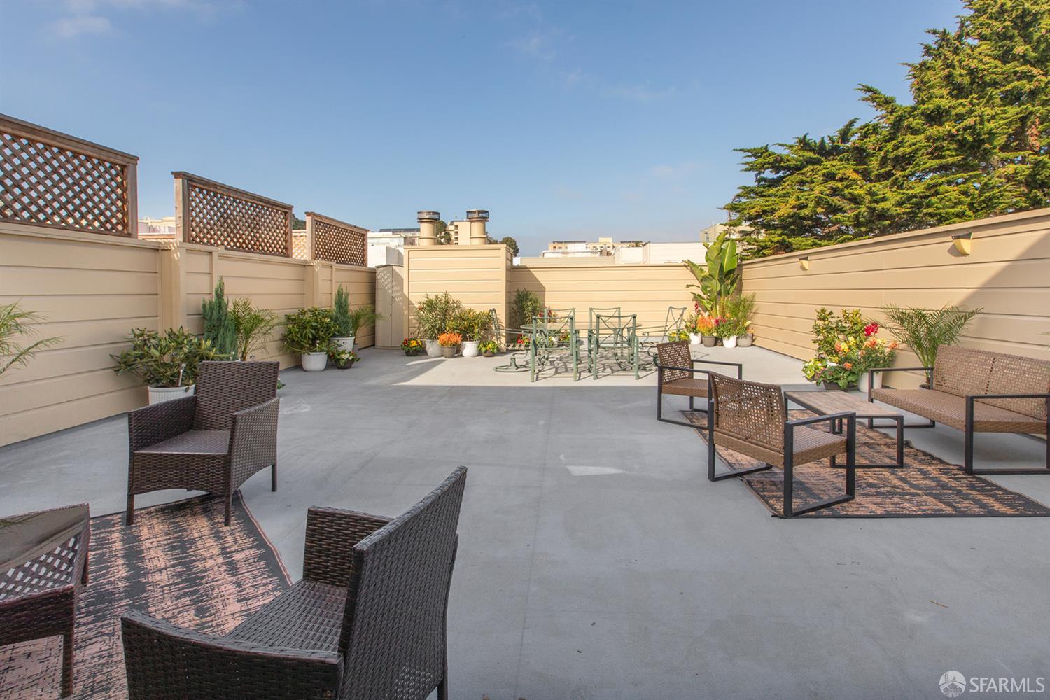 1960 Hayes Street # 13