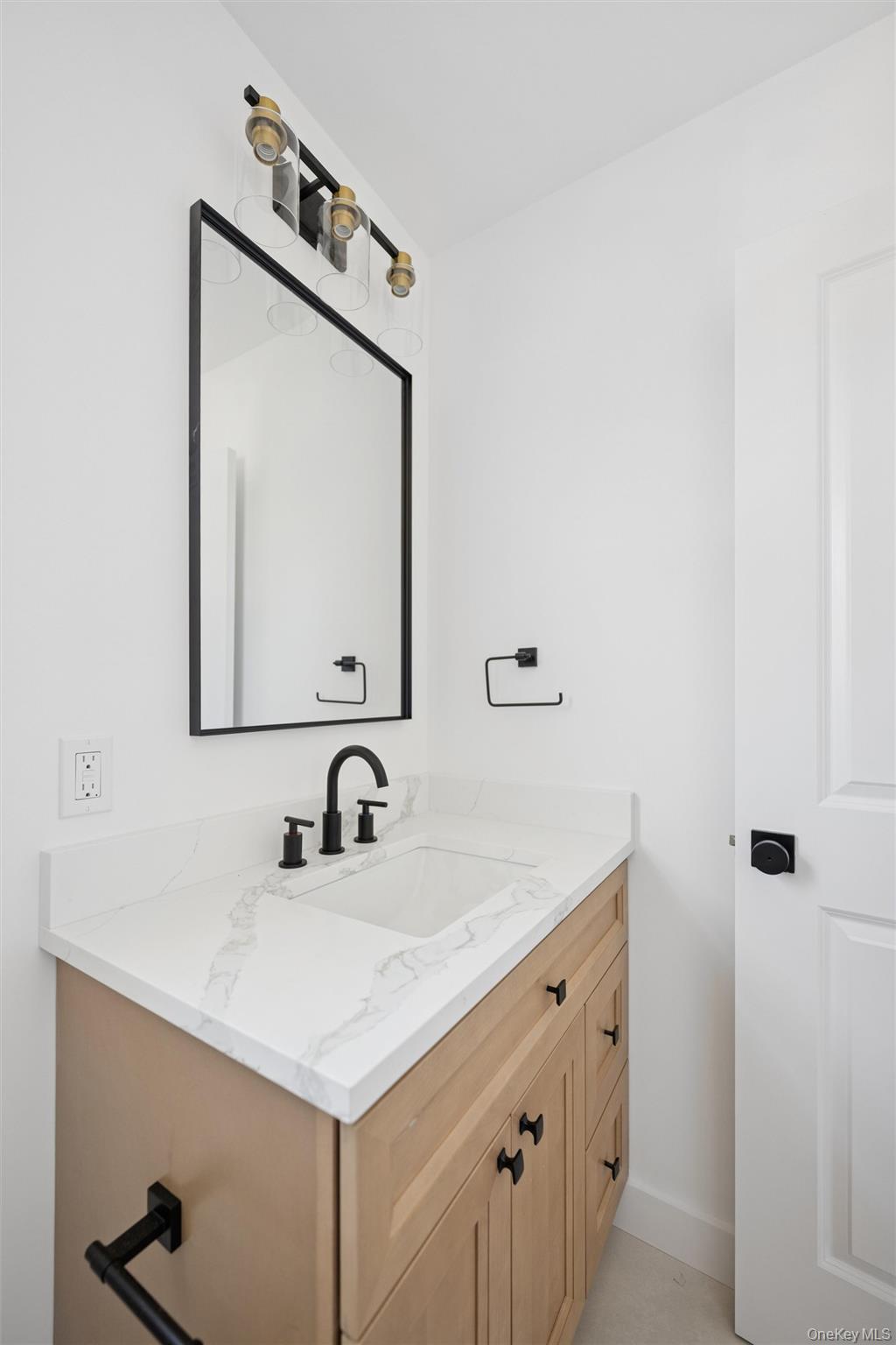 909 Ostrander Avenue