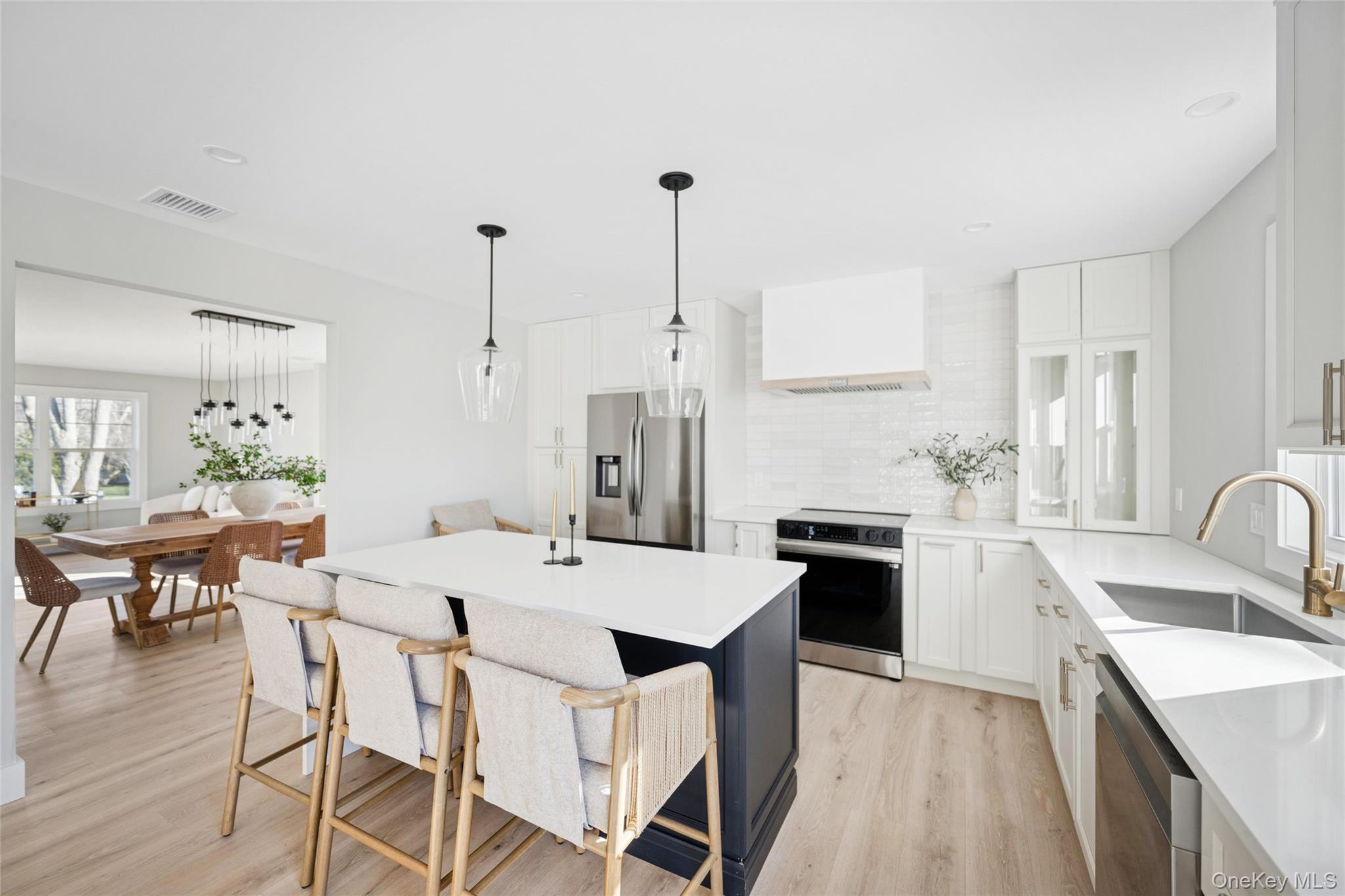 909 Ostrander Avenue