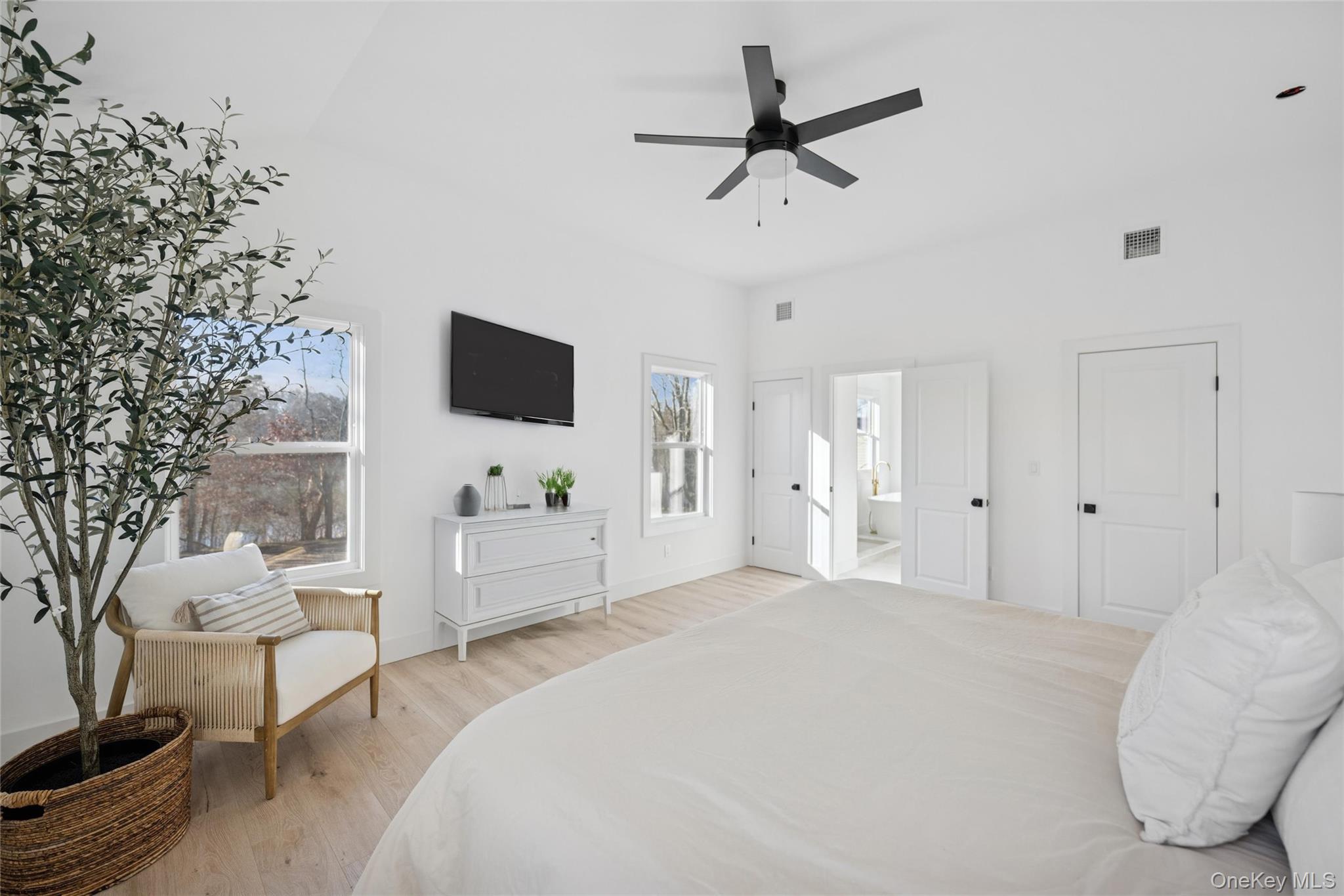 909 Ostrander Avenue