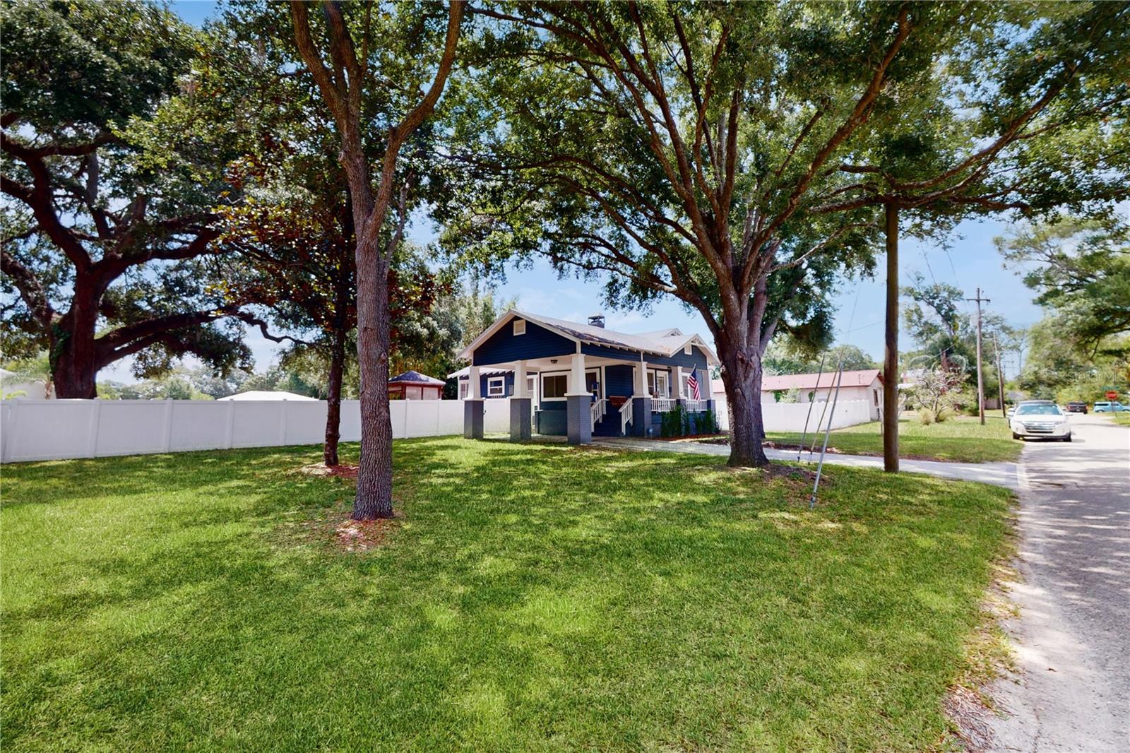 4205 N MYRTLE AVE