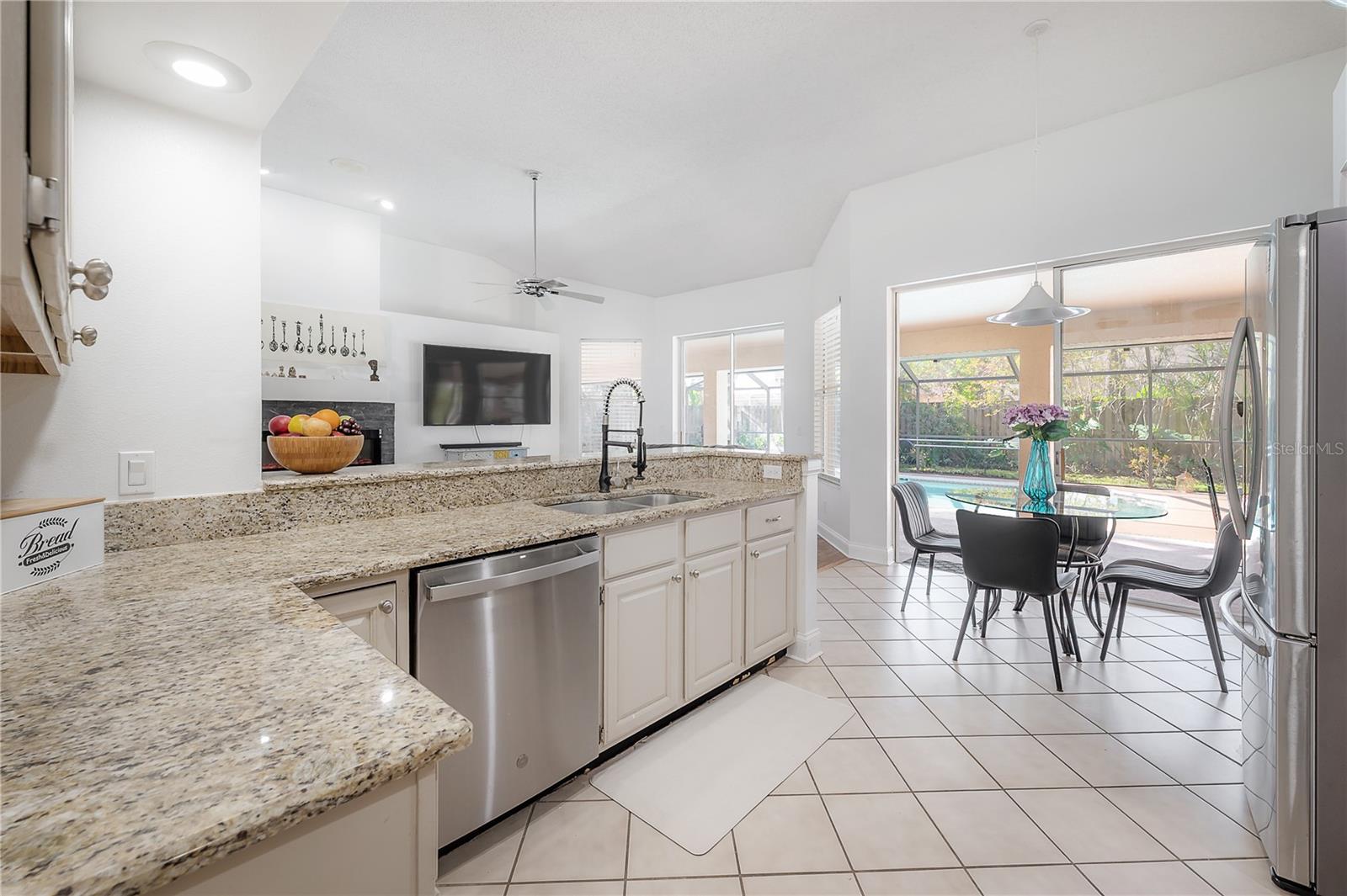 505 STRATFIELD DR