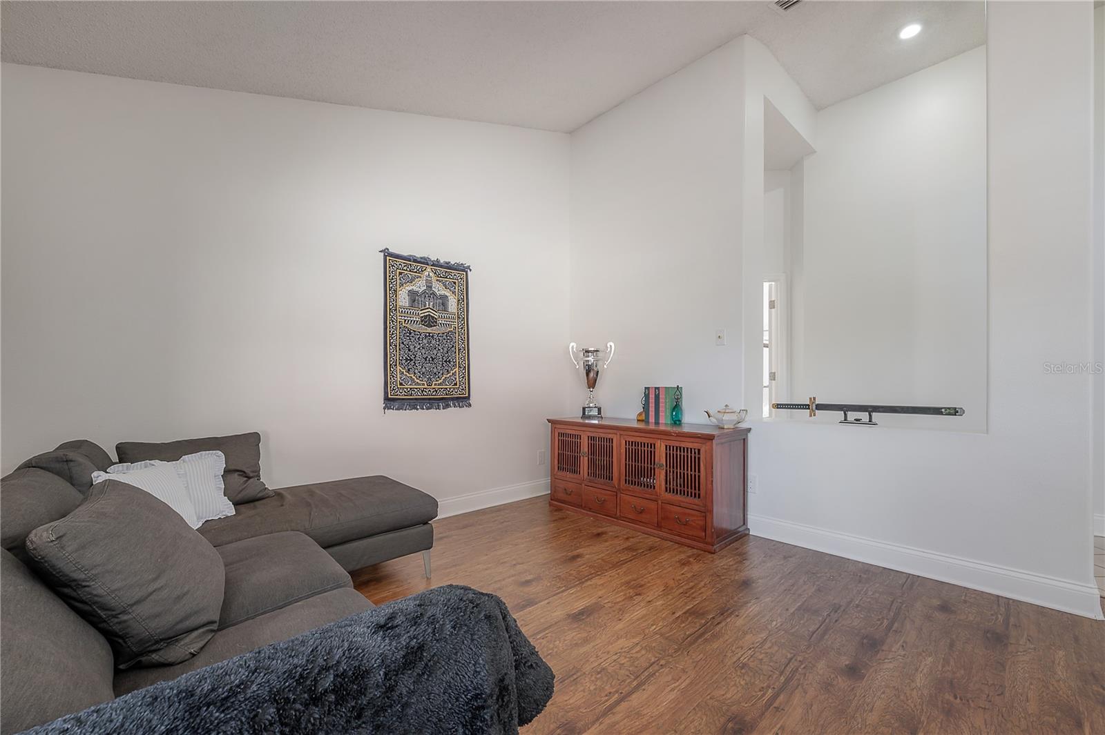 505 STRATFIELD DR