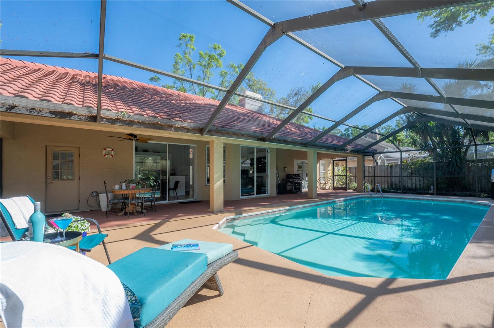 505 STRATFIELD DR