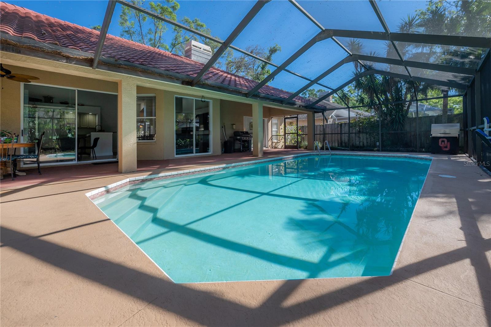 505 STRATFIELD DR