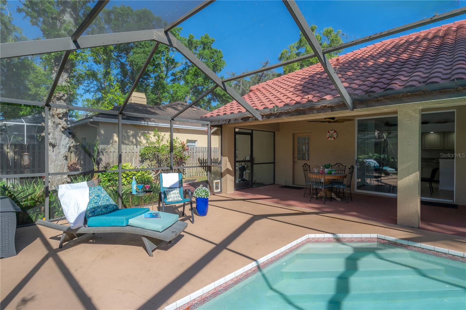 505 STRATFIELD DR
