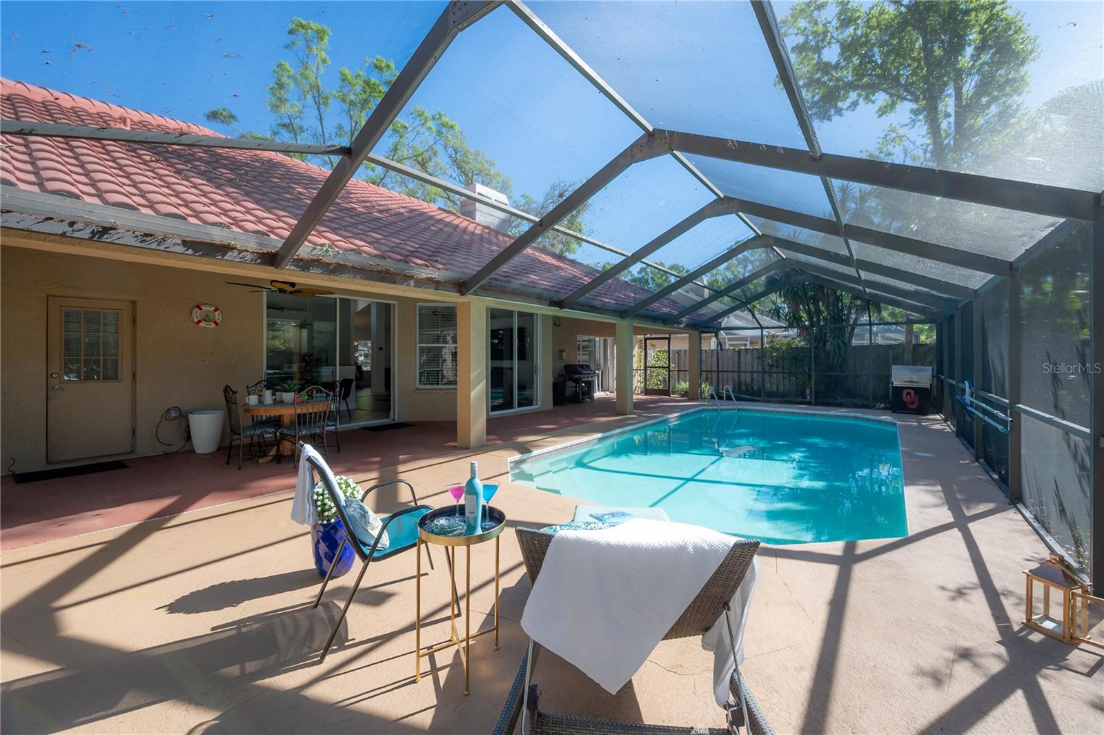 505 STRATFIELD DR