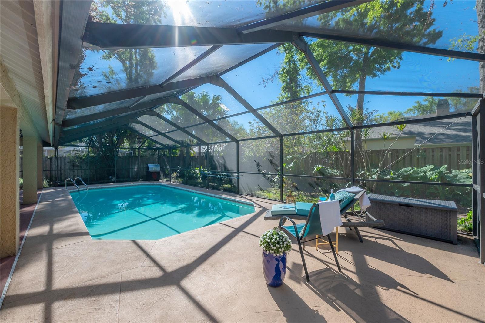 505 STRATFIELD DR