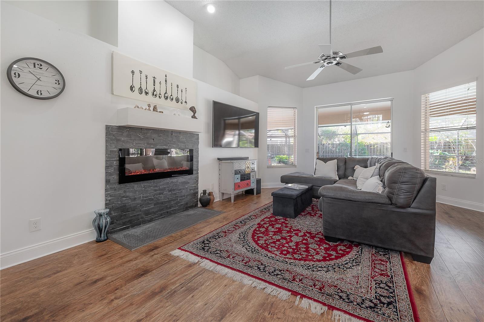 505 STRATFIELD DR