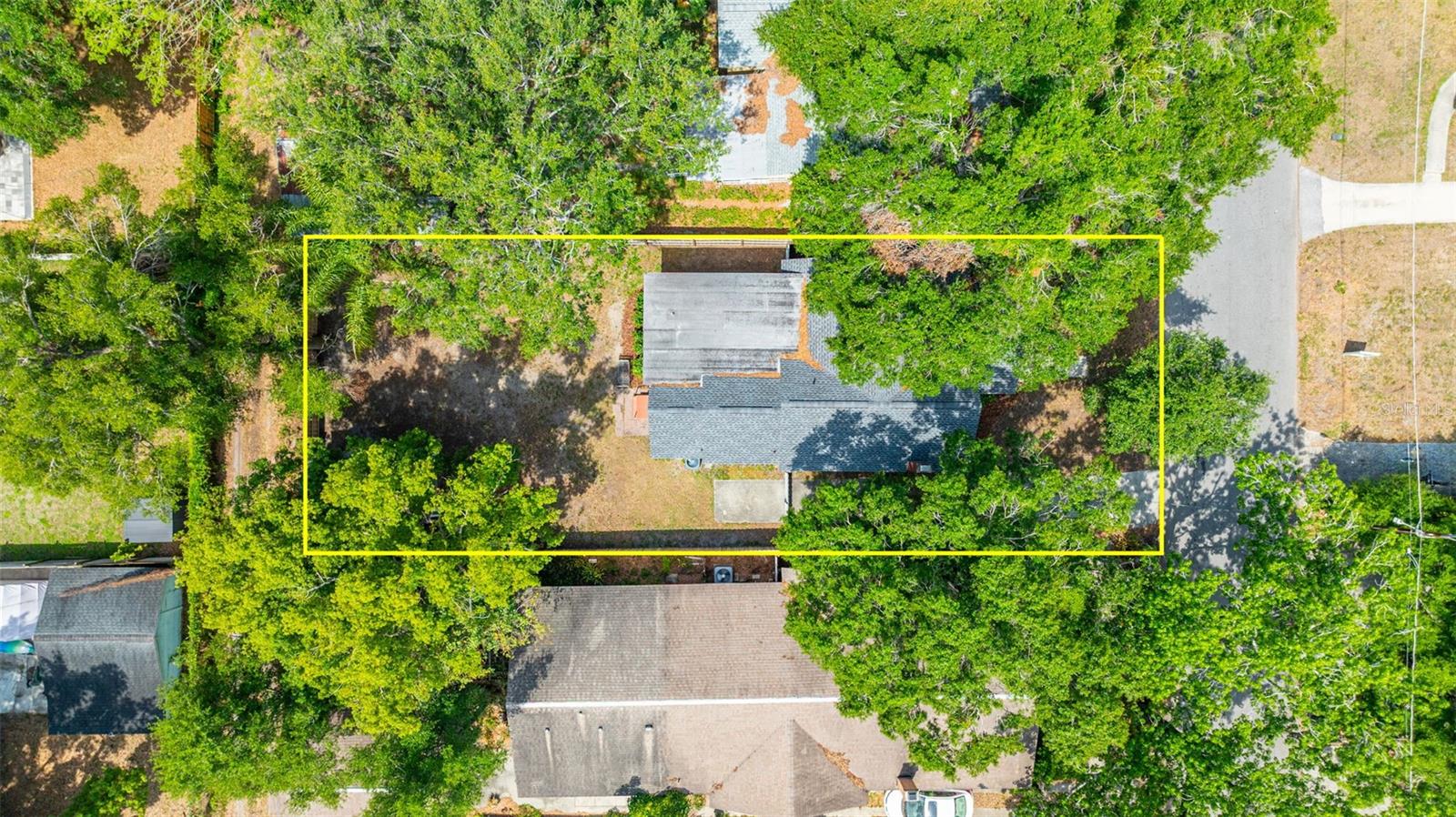 1211 E COMANCHE AVE