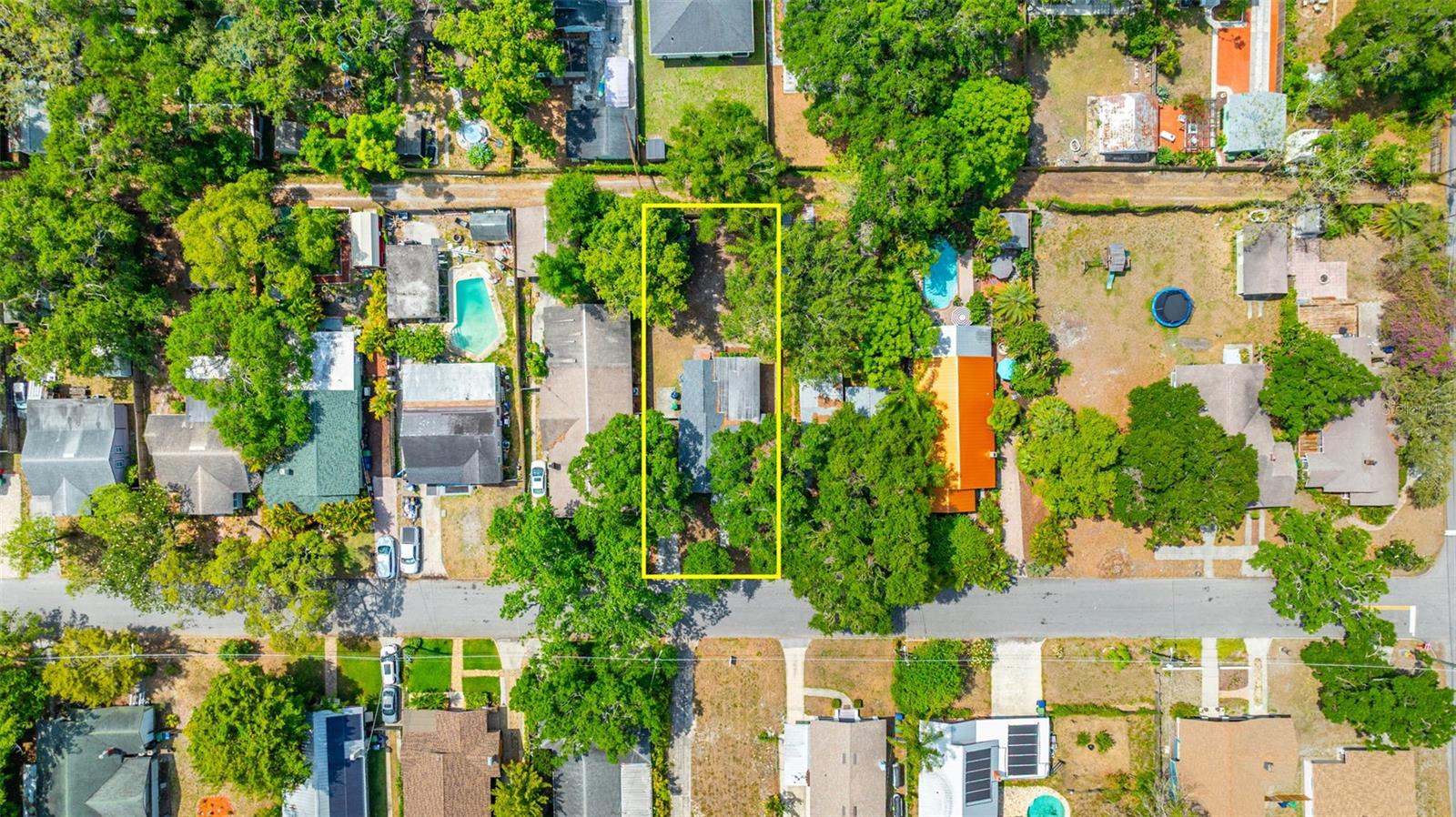 1211 E COMANCHE AVE