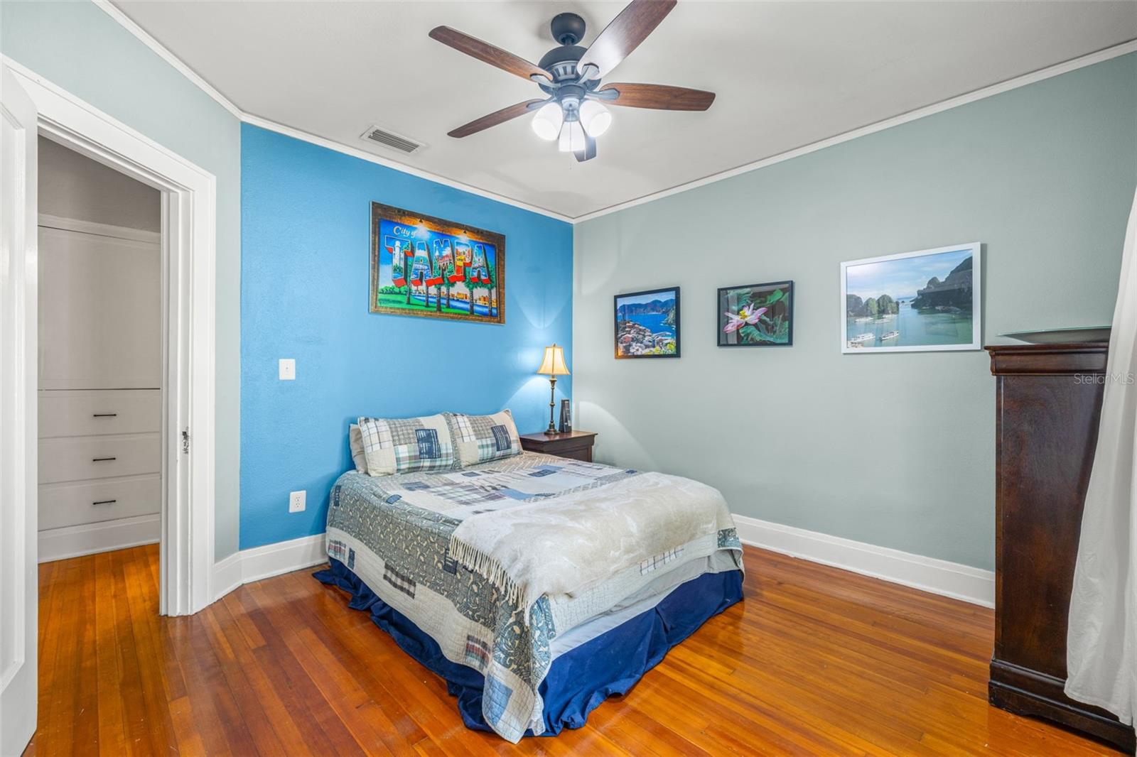 1211 E COMANCHE AVE