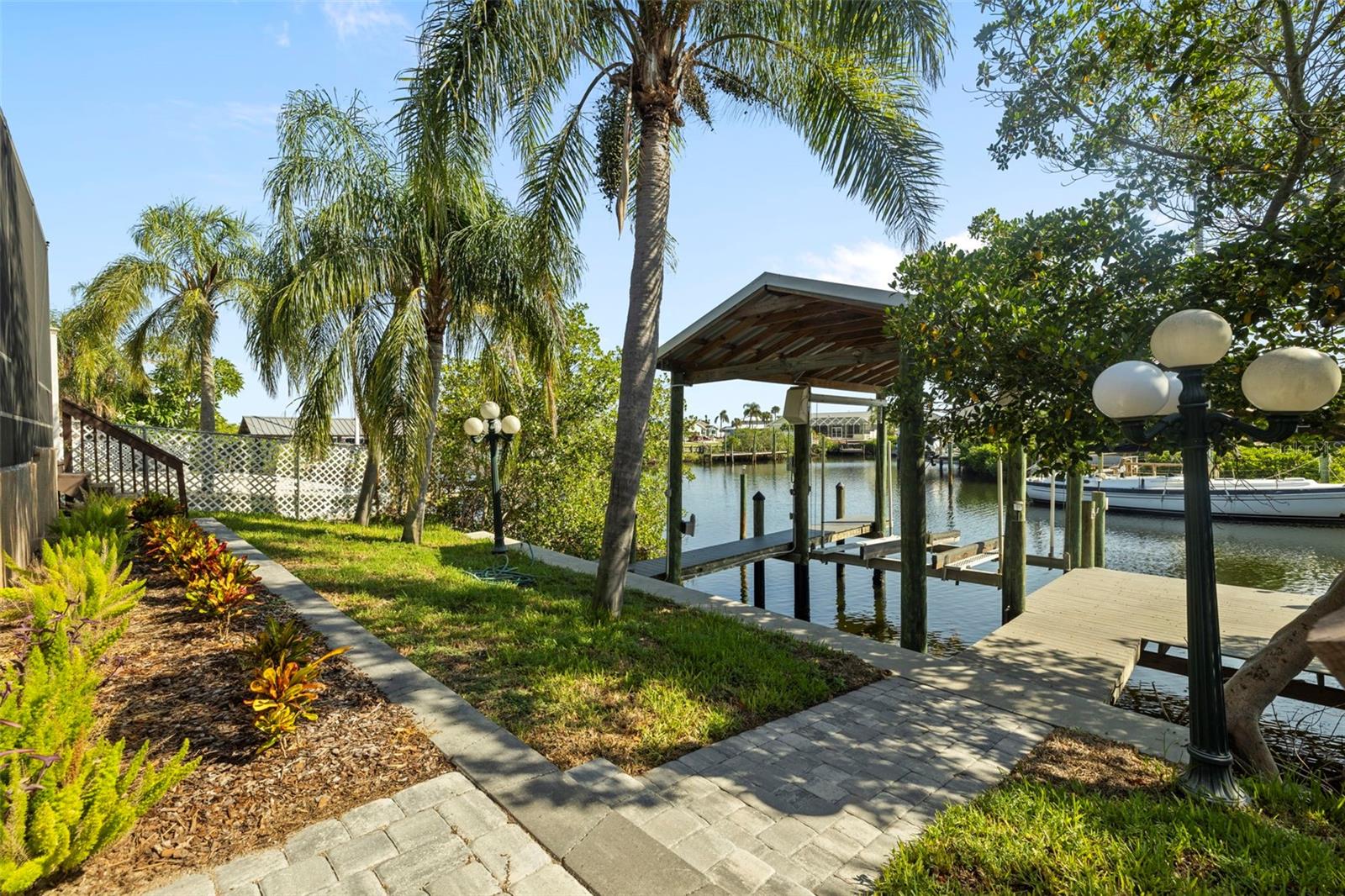 1111 KINGFISH PL