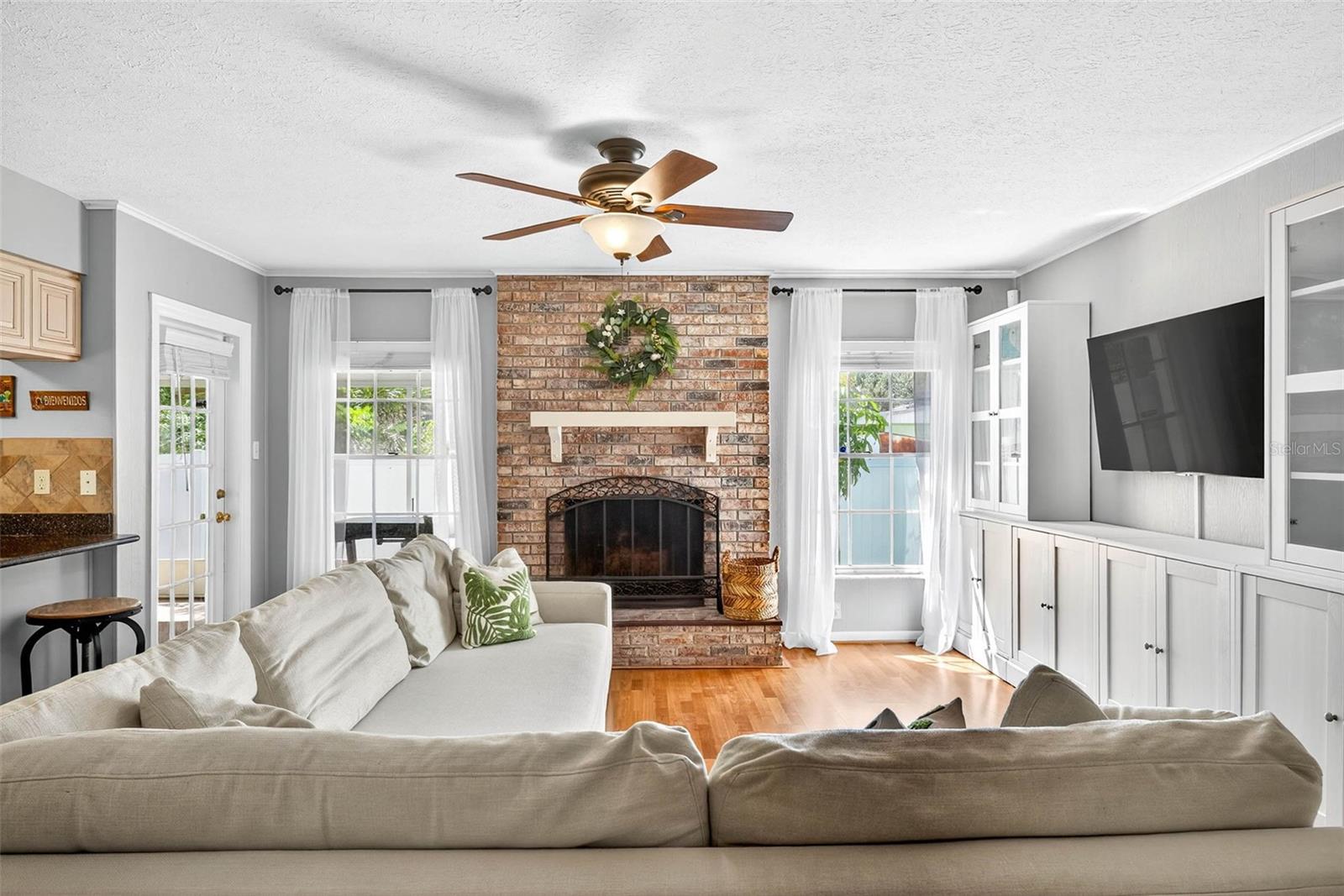 723 GRAND CIR