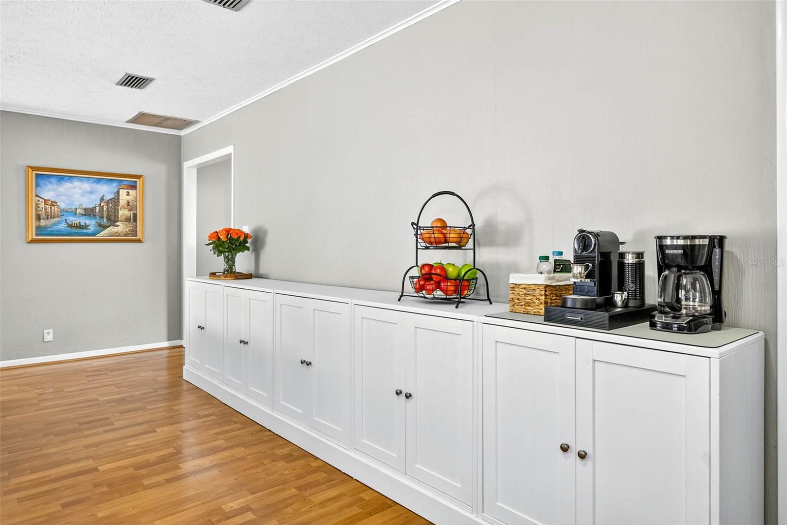 723 GRAND CIR