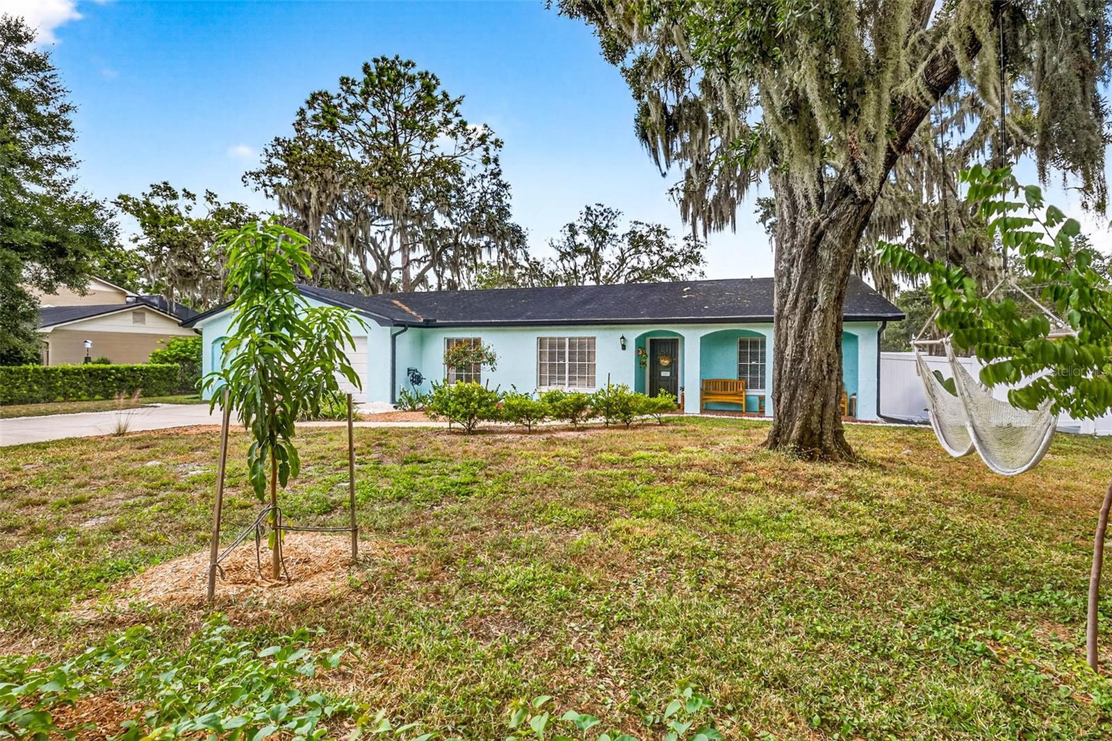 723 GRAND CIR