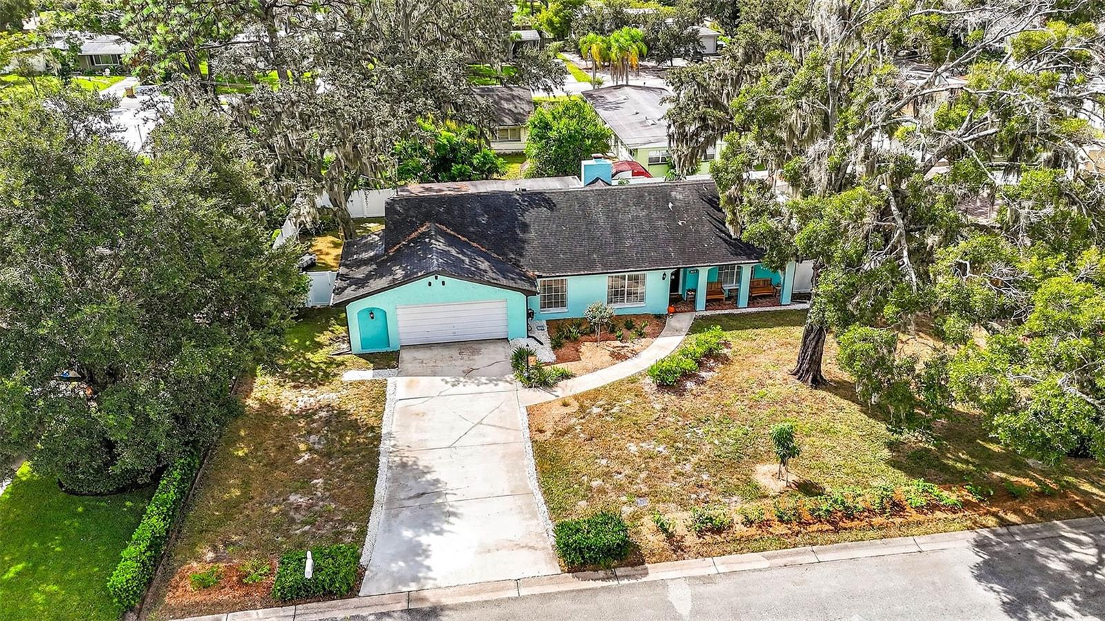 723 GRAND CIR