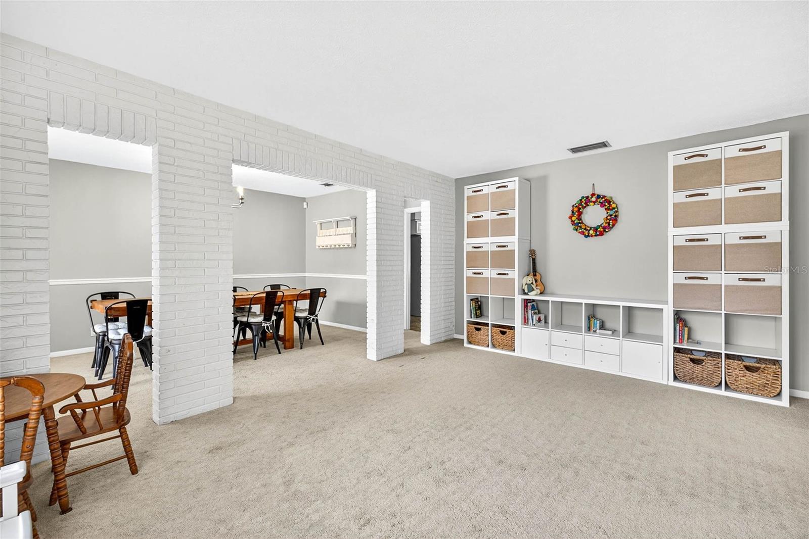 723 GRAND CIR