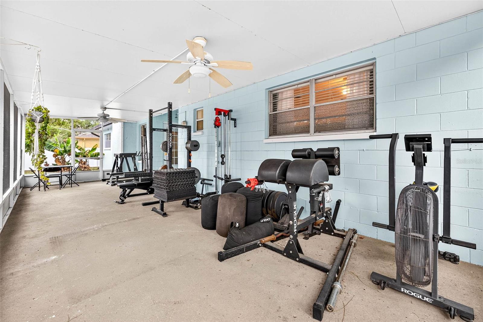 723 GRAND CIR