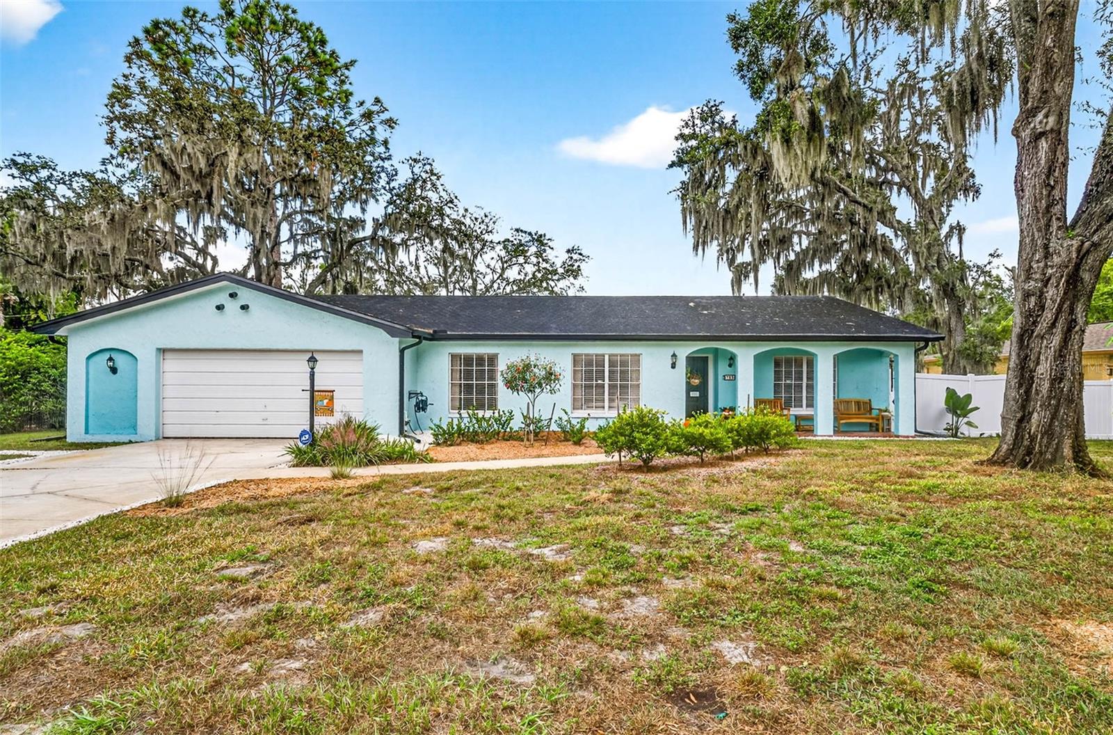 723 GRAND CIR