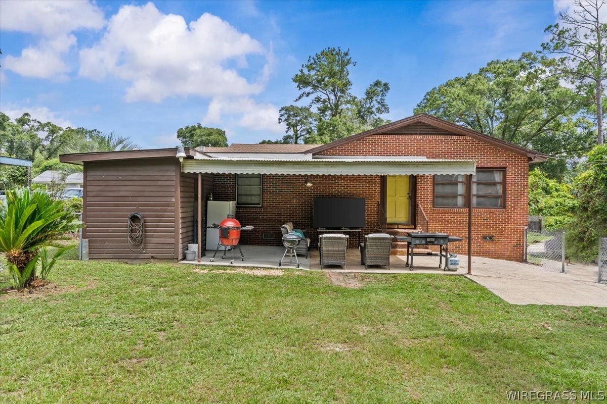 108 E Register Avenue