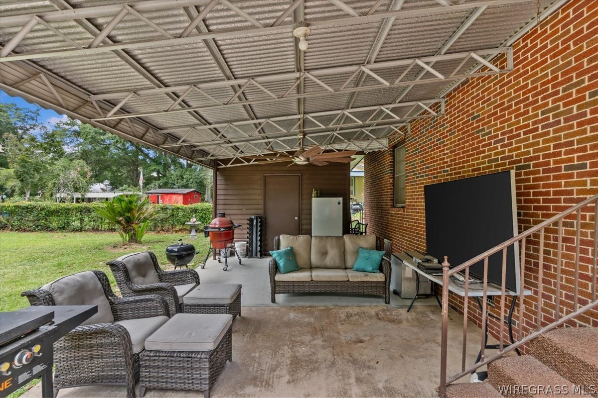 108 E Register Avenue