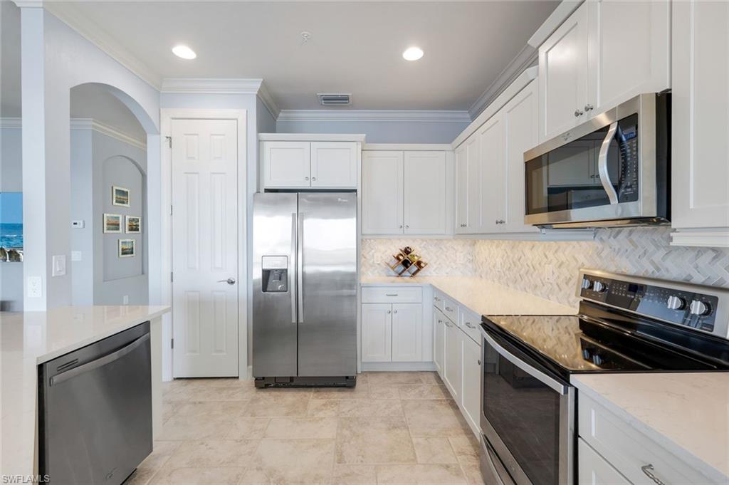 9060 Siesta Bay DR # 101