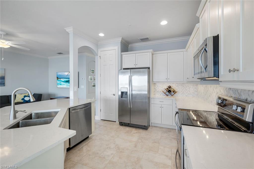 9060 Siesta Bay DR # 101