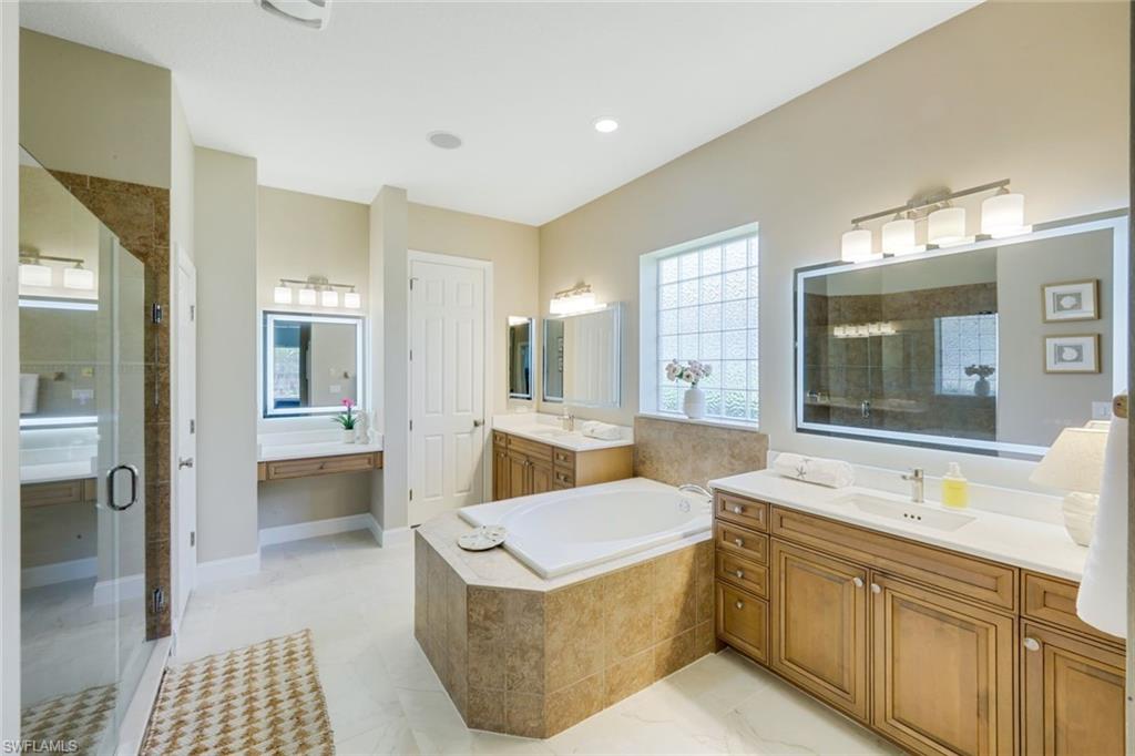 8810 Spinner Cove LN