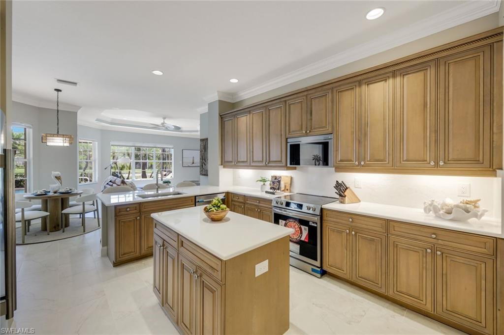 8810 Spinner Cove LN