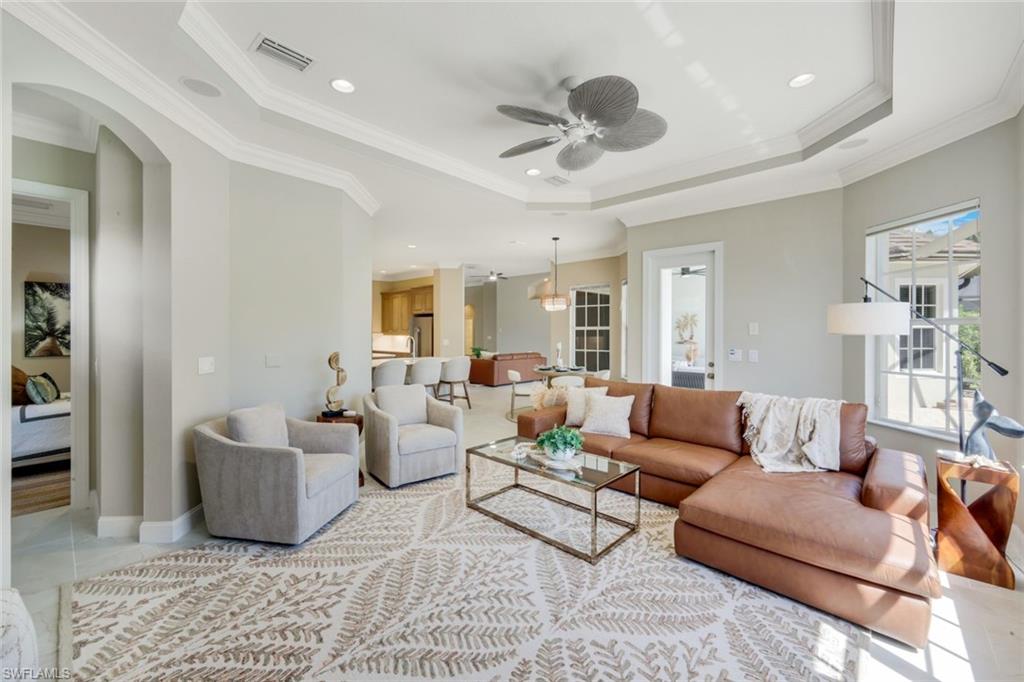 8810 Spinner Cove LN